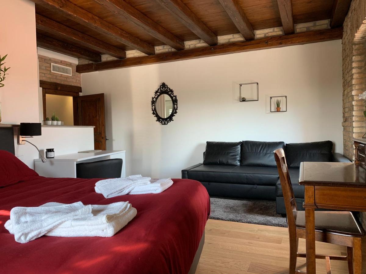 B&B La Corte Dei Vizi Clauiano Luaran gambar